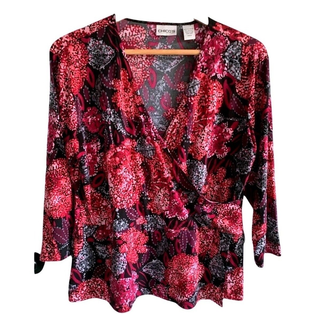 Chico's Faux Wrap Top Size 2 Red Purple Floral Abstract 3/4 Sleeve V-Neck Artsy